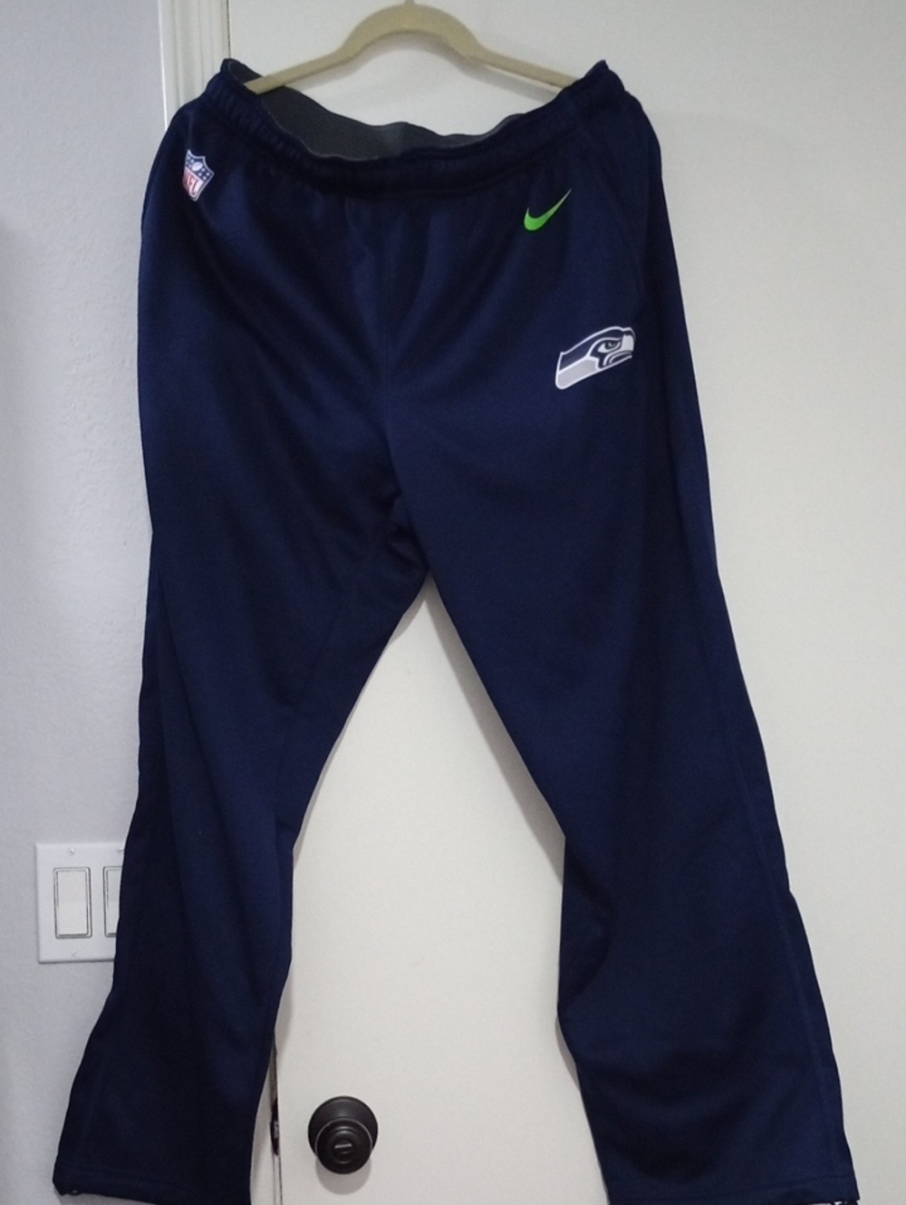 Nike NFL Mens Navy Seahawks Sweatpants with Lime Swoosh Size XL